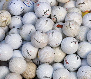 English: Golf balls. Français : Des balles de ...