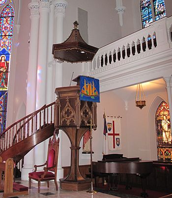 English: The gothic-revival wine glass pulpit ...