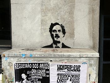 Español: Graffiti de John Cleese en Lisboa.